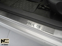 Накладки порогов Premium Natanika для Toyota Auris 2007- (5 дверей) P-TO02 (4 шт.)